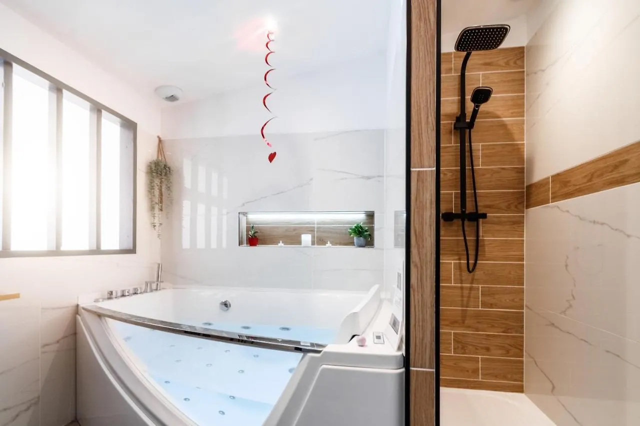 Love Loft Spa Ambronay 0*,  France